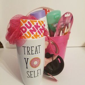 Dunkin' Donuts Women's care bundle